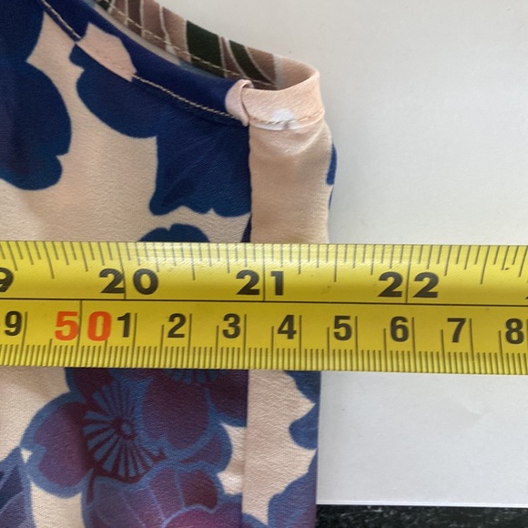 Floral shift Dress - Picture 7 of 10